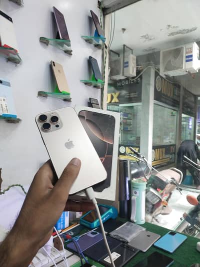 Apple iPhone 16 Pro Max