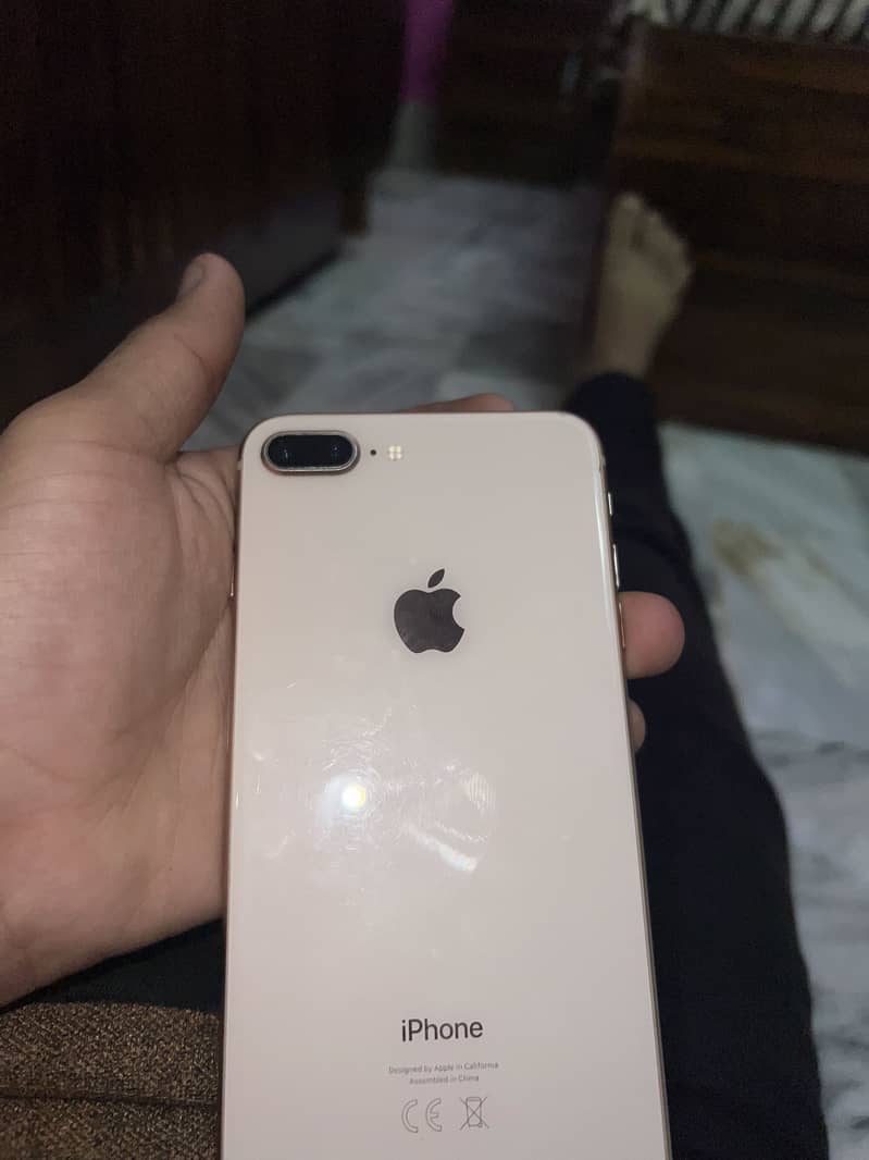 Apple iPhone 8 Plus 1