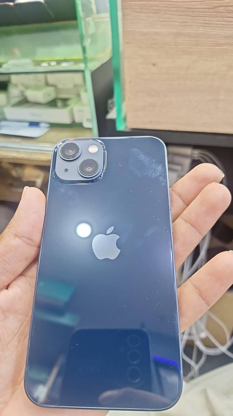 Apple iPhone 13 1