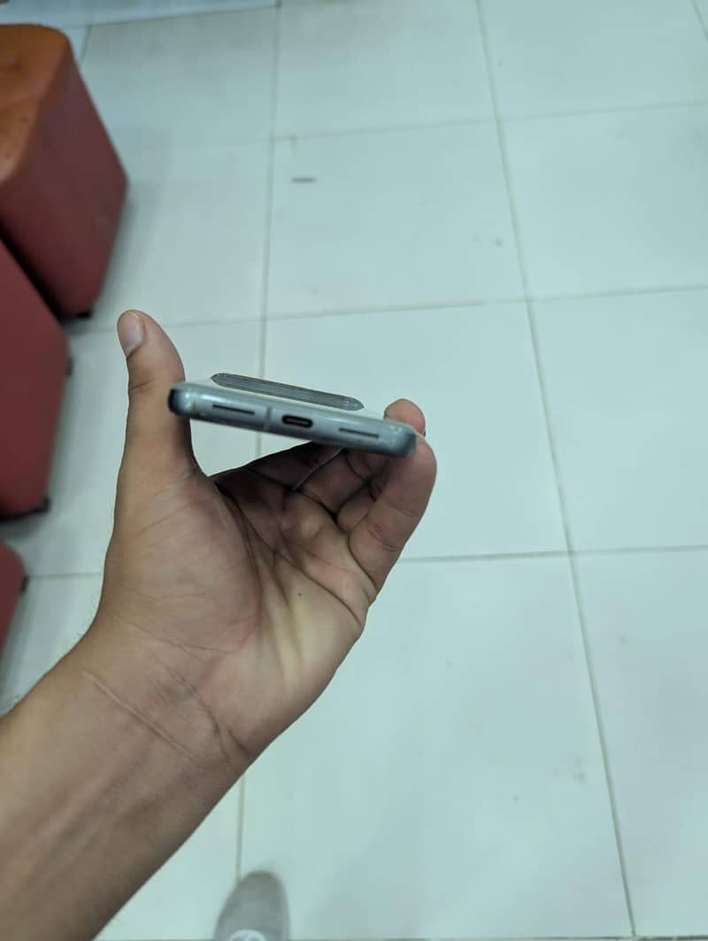 Google Pixel 8 2