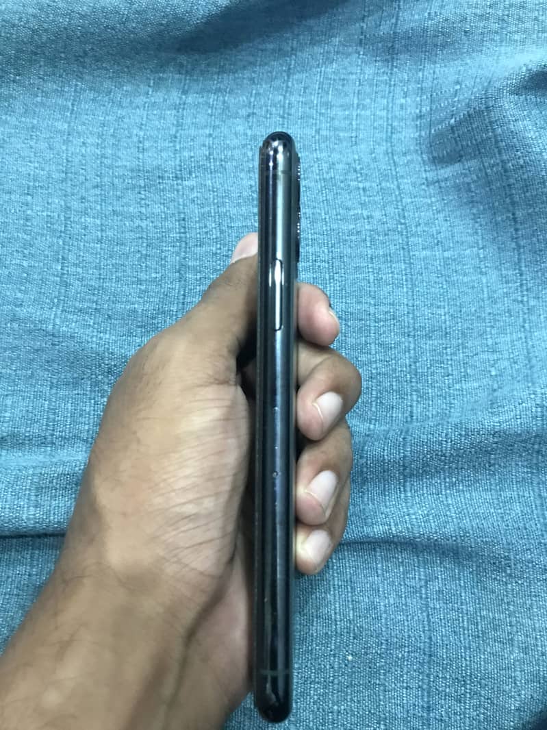 Apple iPhone 11 Pro 2