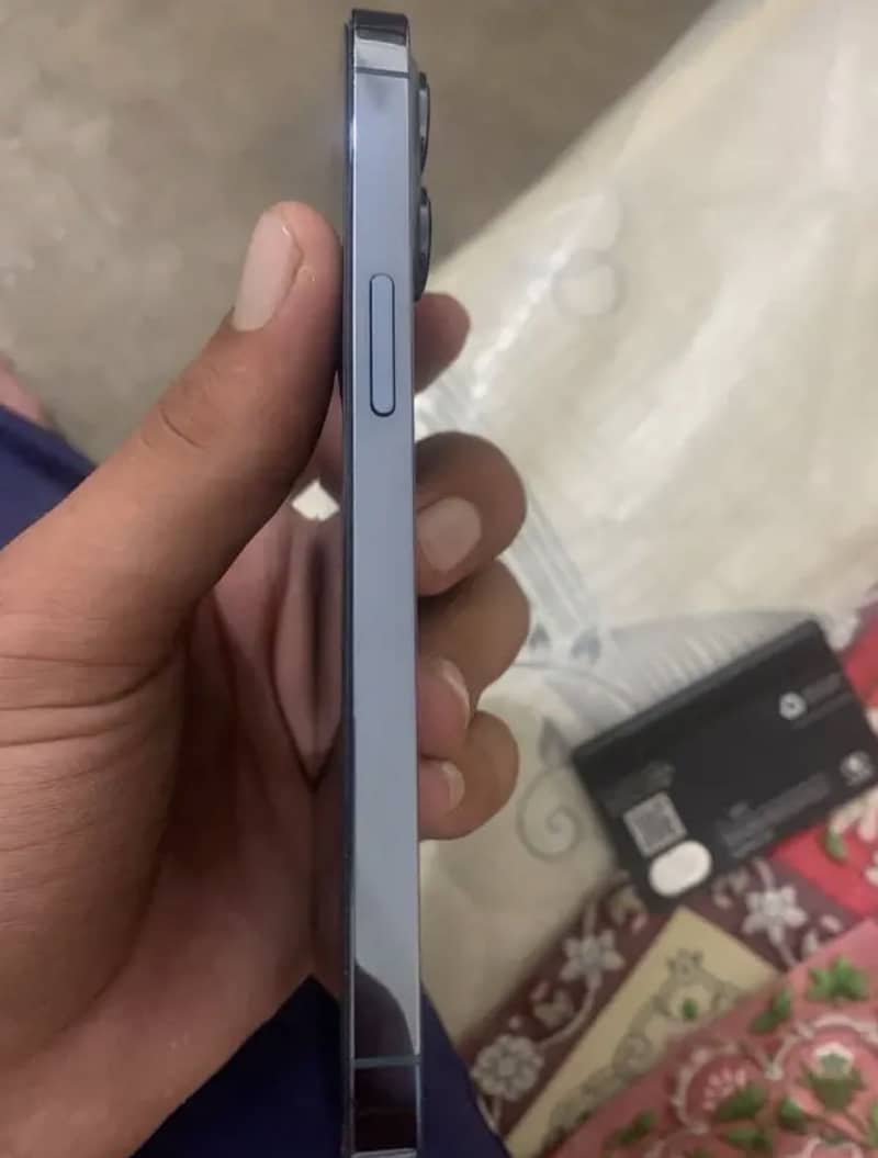 Apple iPhone 13 Pro 2