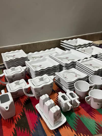 tea set  (chinni) 82 pcs imported