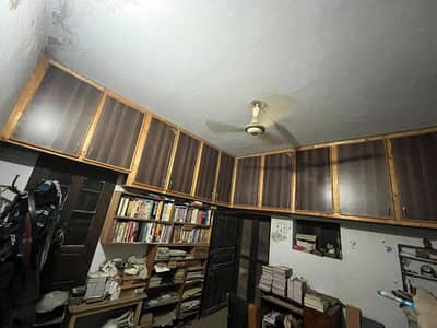 wooden cabinets excellent condition