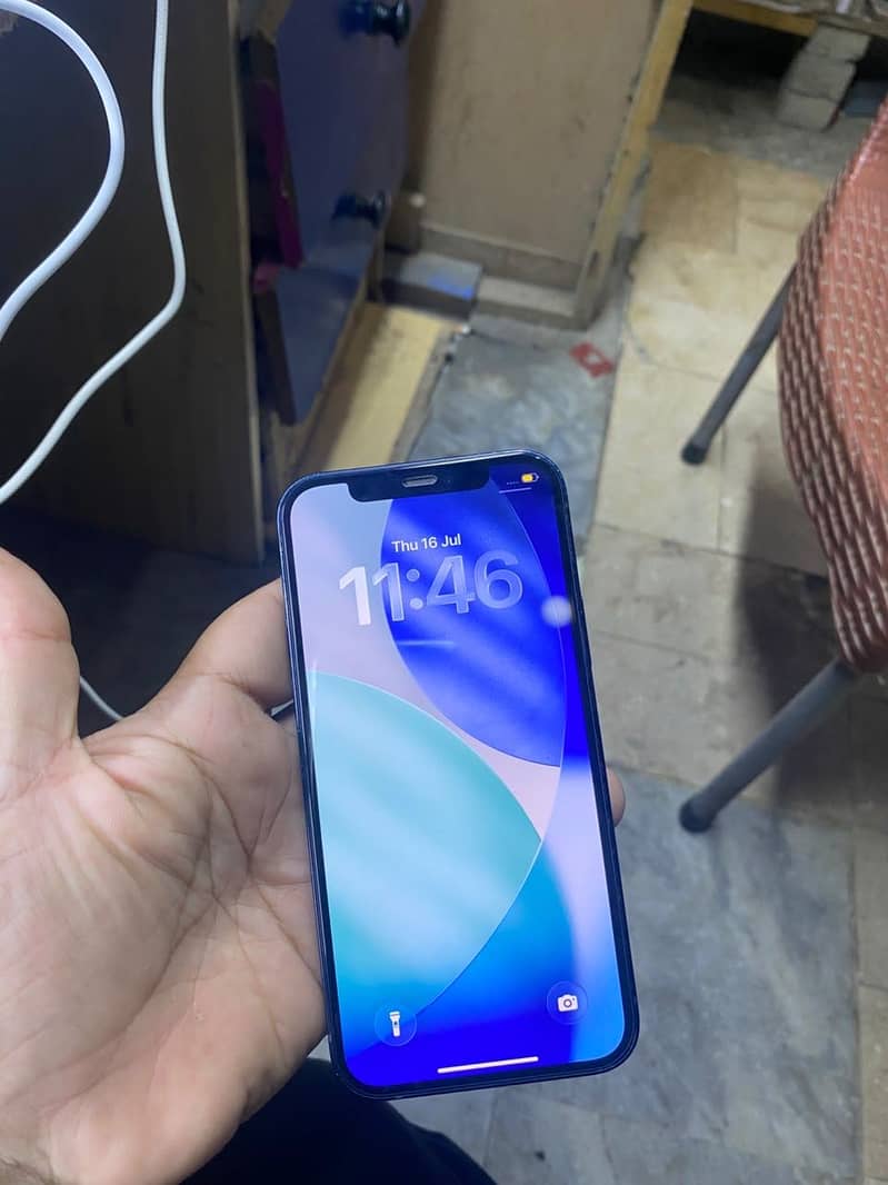 Iphone 12 mint condition 0