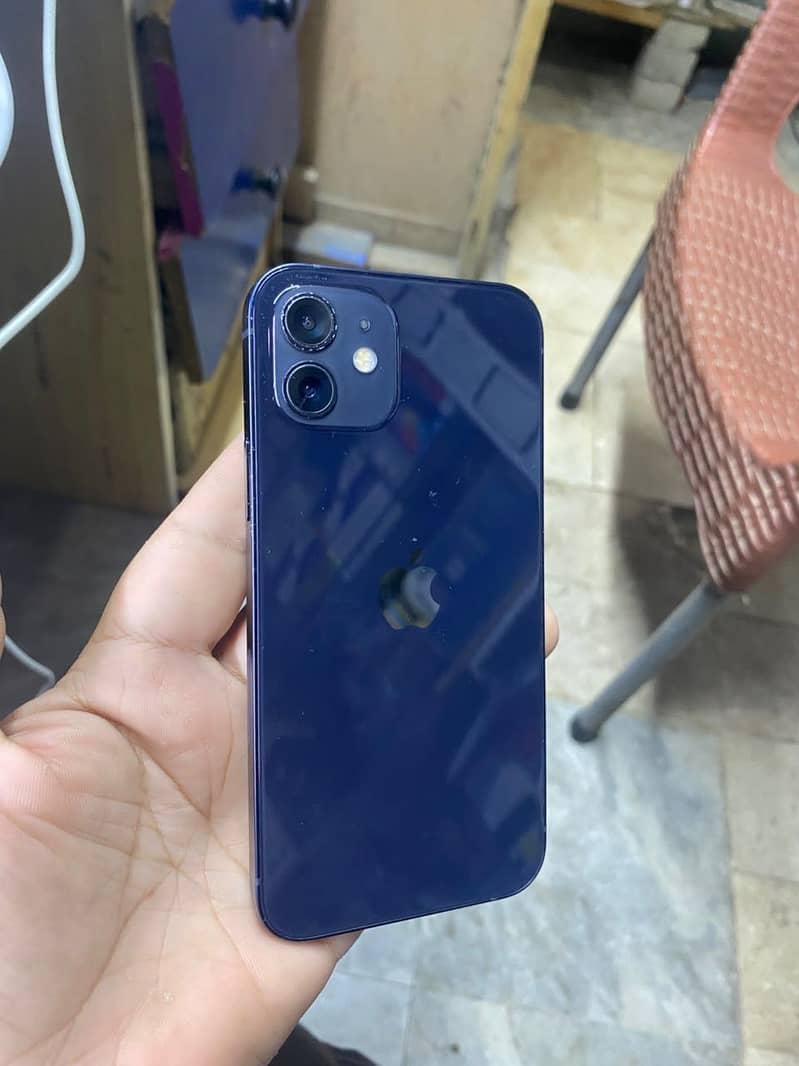 Iphone 12 mint condition 1