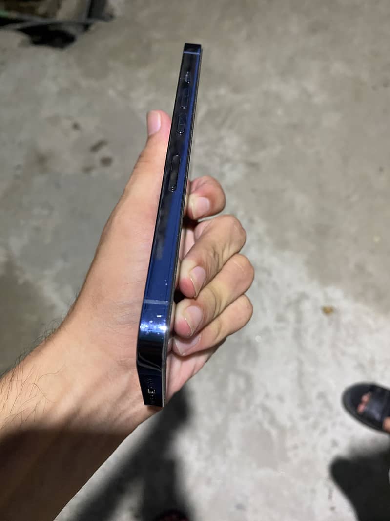 Apple iPhone 13 Pro 4