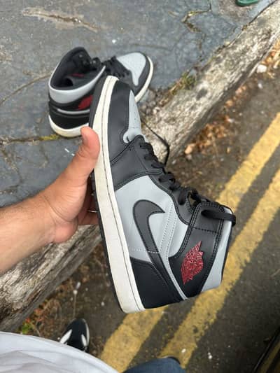 Air Jordan Mid 1
