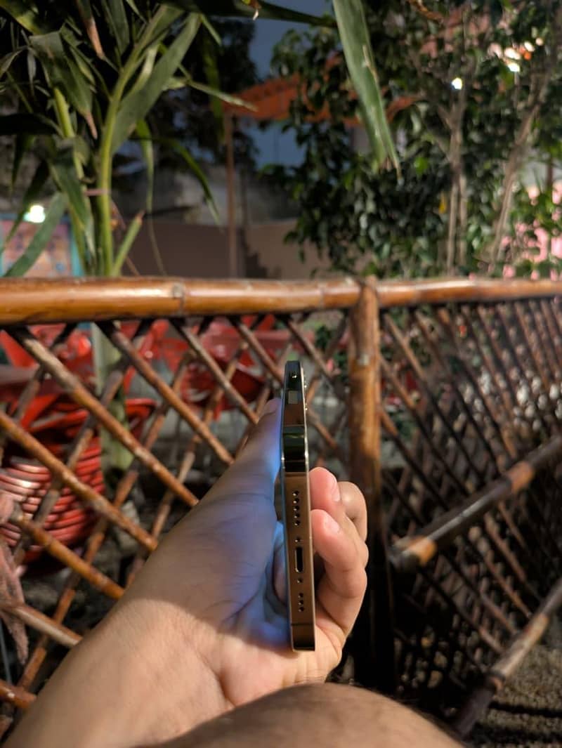 Apple iPhone 12 Pro 2