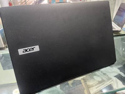 Acer Aspire ES1-711G