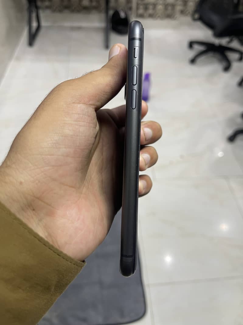 Apple iPhone 11 5