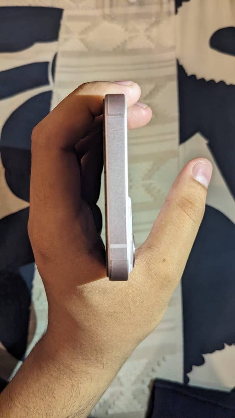 Apple iPhone 13 4