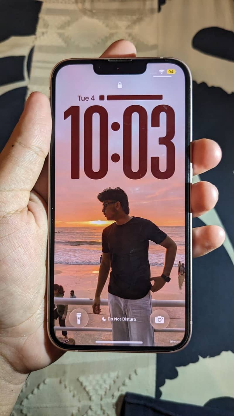 Apple iPhone 13 5
