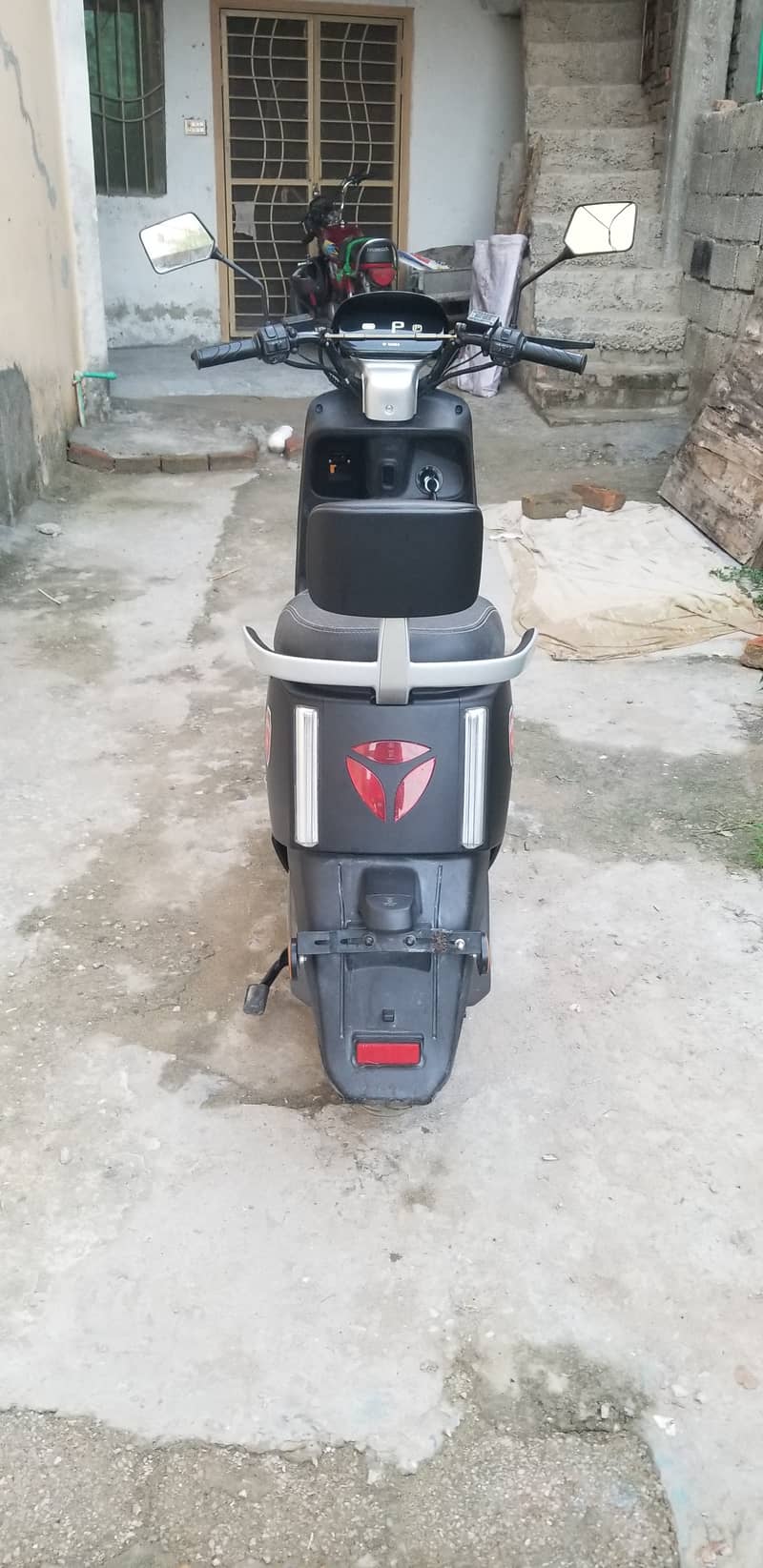 Metro E8S Pro 4
