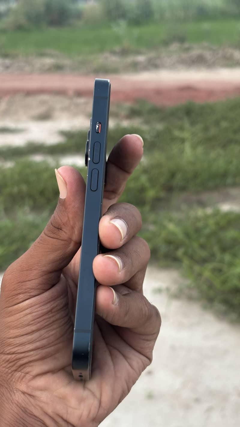 Apple iPhone 14 1