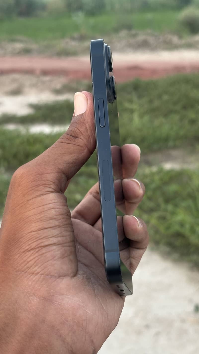 Apple iPhone 14 2