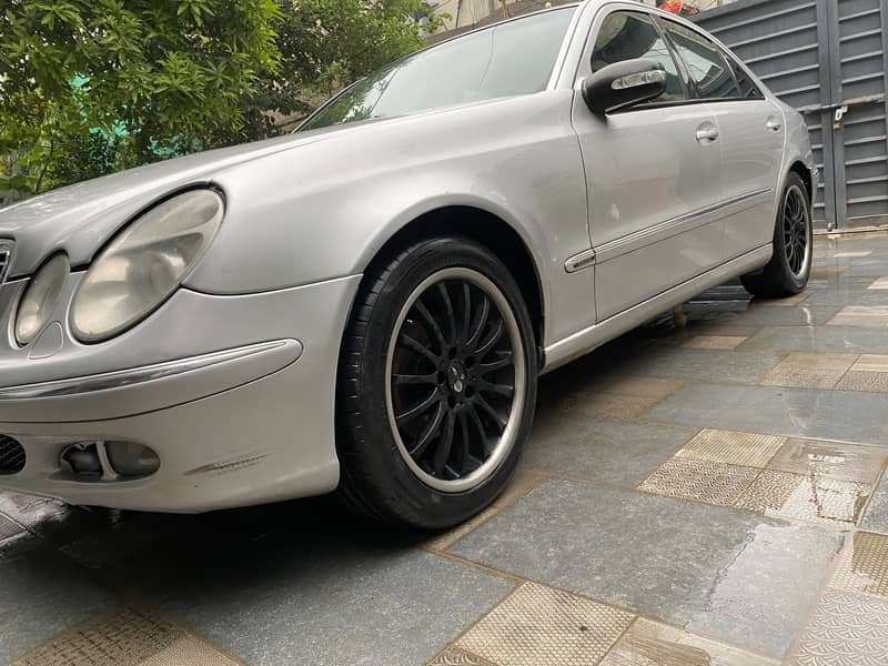 Mercedes E Class 2004 1