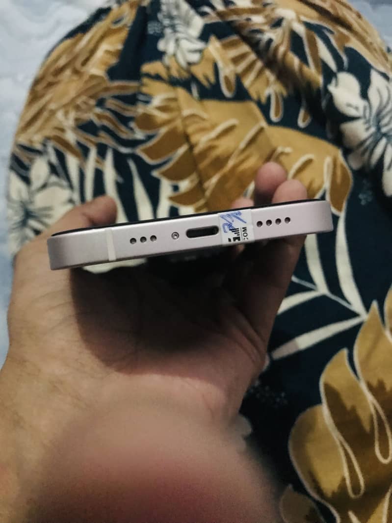 Apple iPhone 14 1