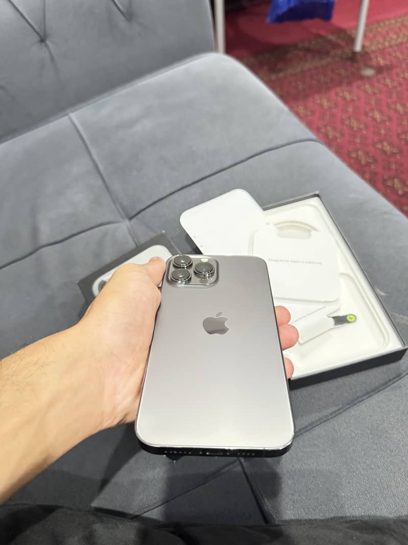 Apple iPhone 13 Pro Max 3