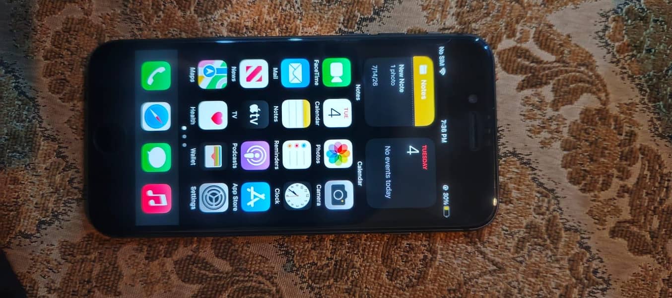 Apple iPhone 8 1