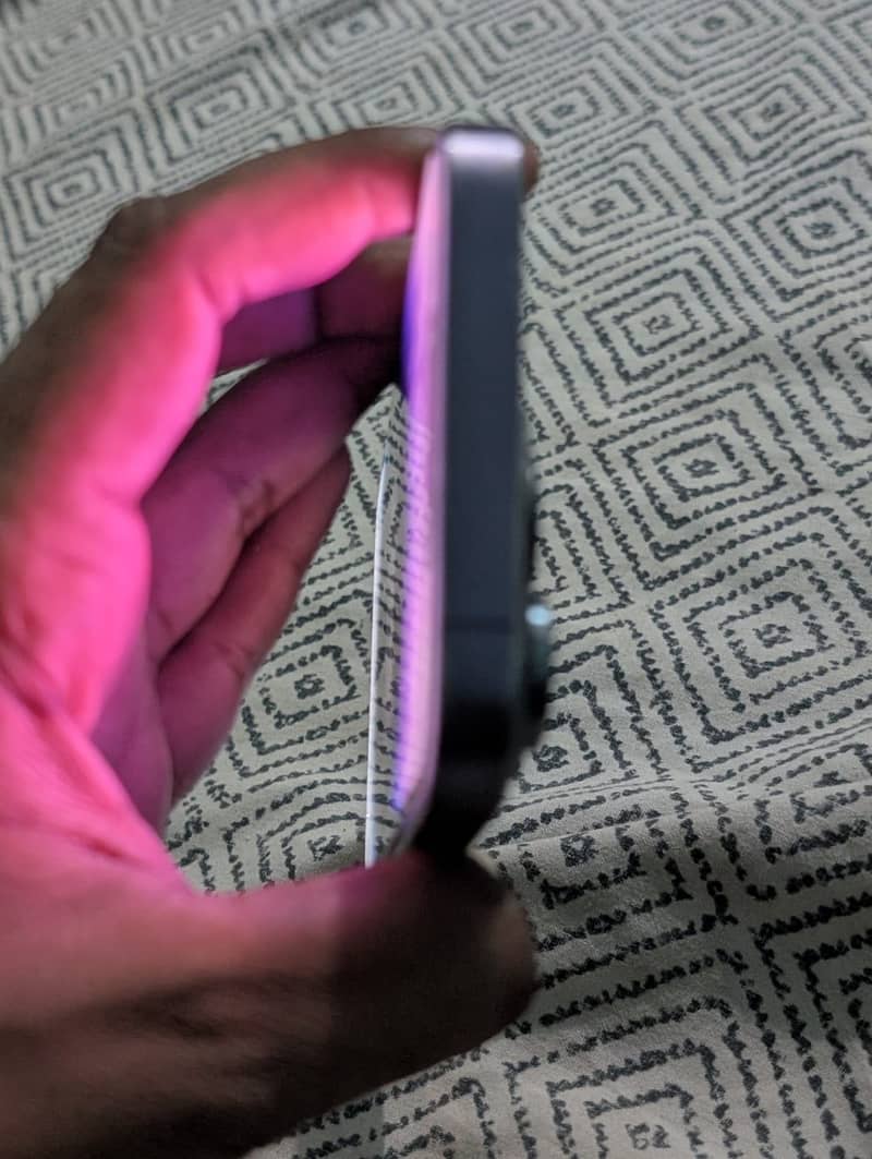 Apple iPhone 14 3