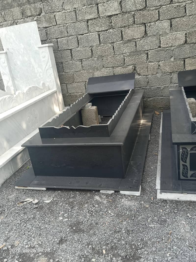 Custom-Made Marble Graves 13