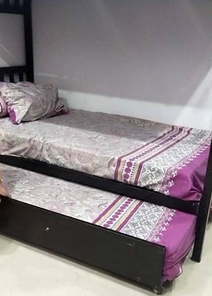 triple bunk bed 0