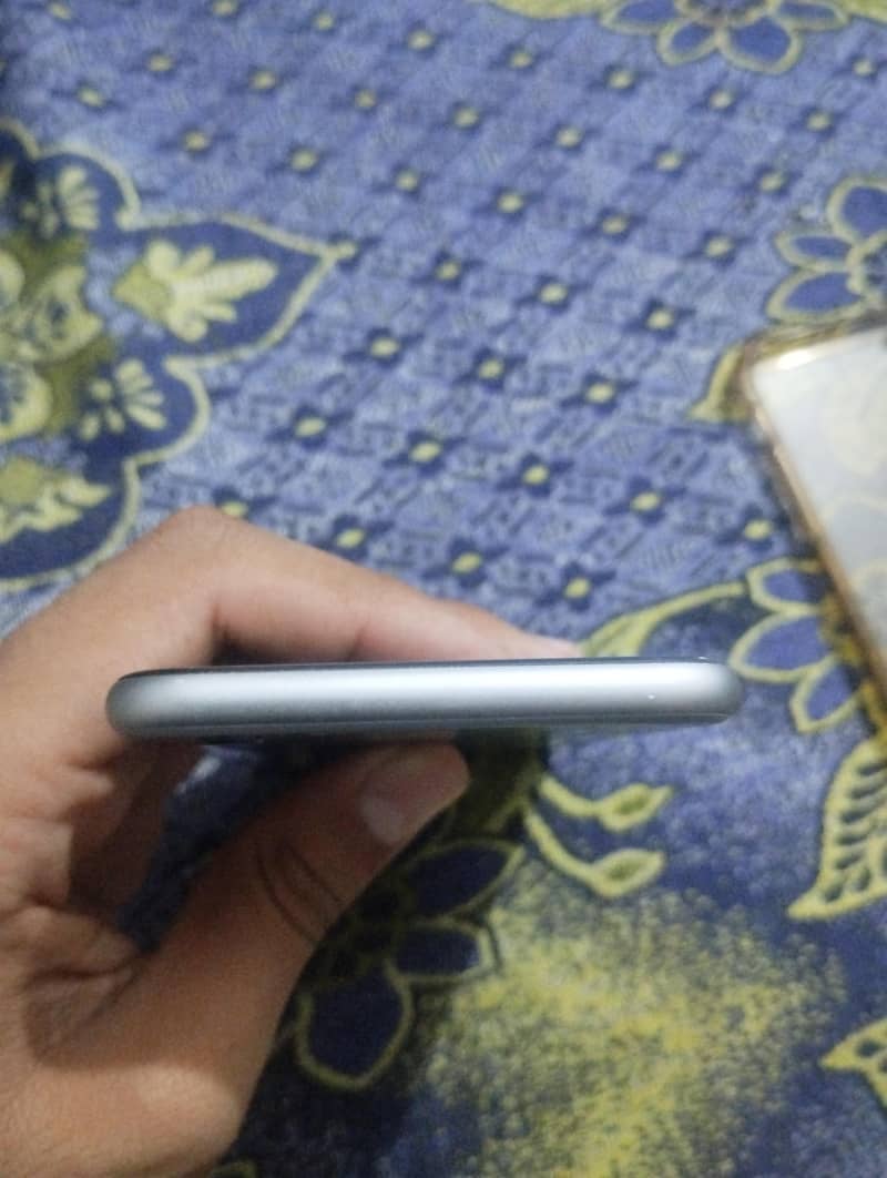 Apple iPhone 6 4