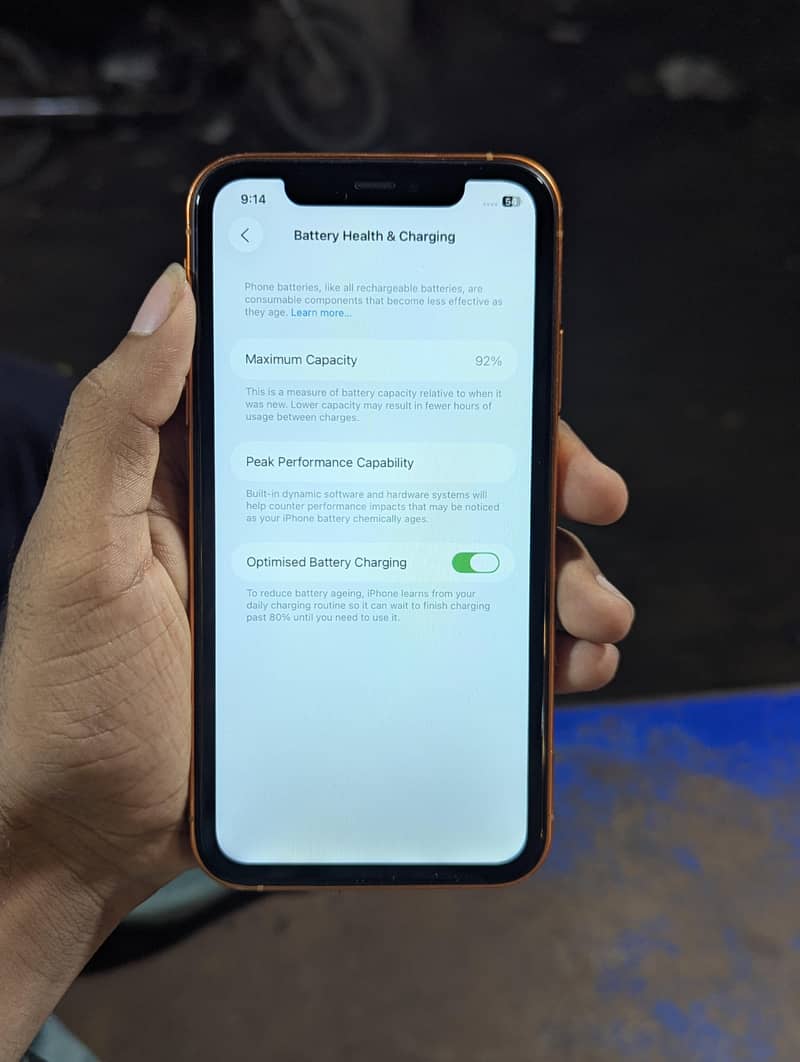 Apple iPhone 11 4