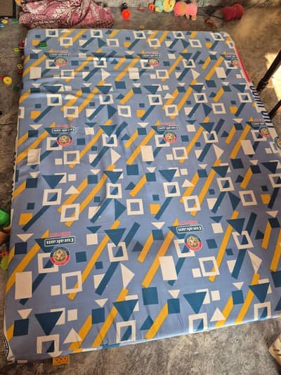 Queen size bed mattress