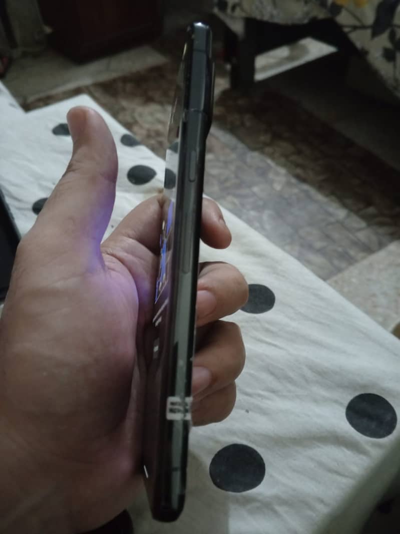 Pixel 7 Pro , 9/10 condition 3