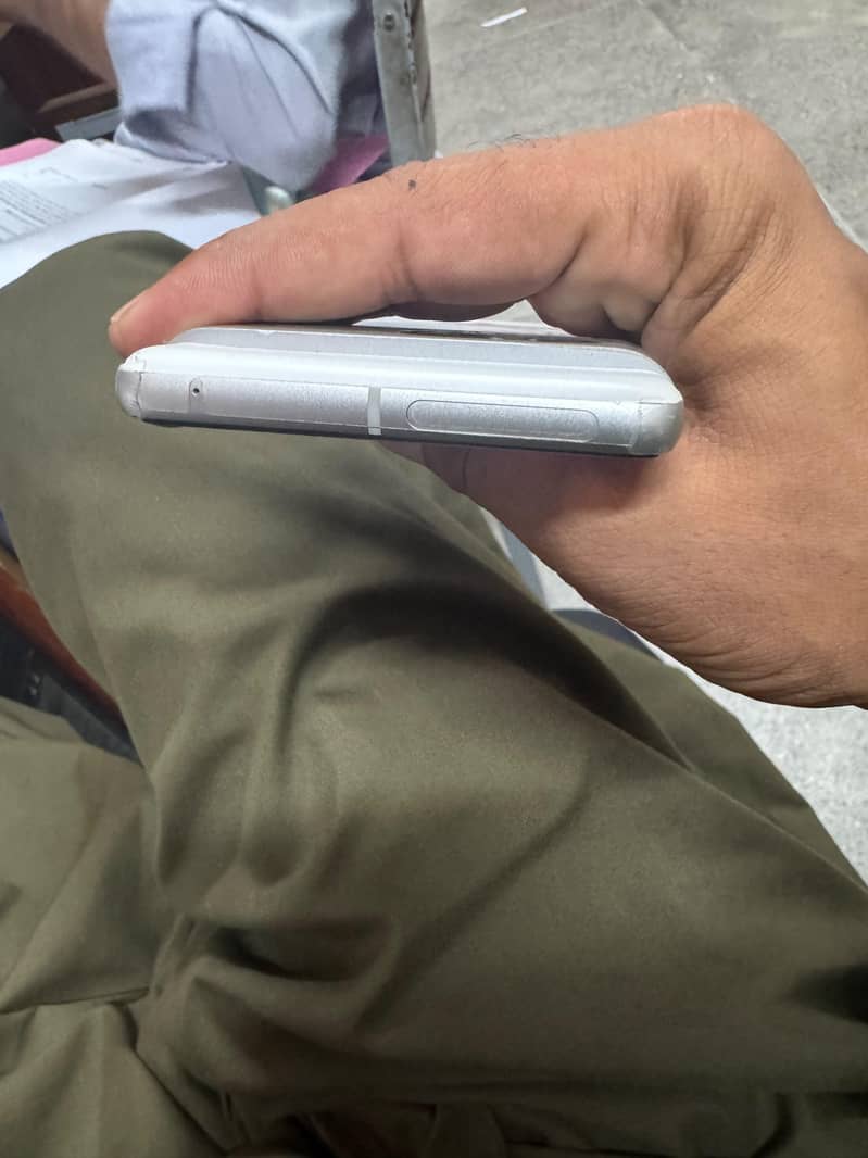 Google Pixel 7 4