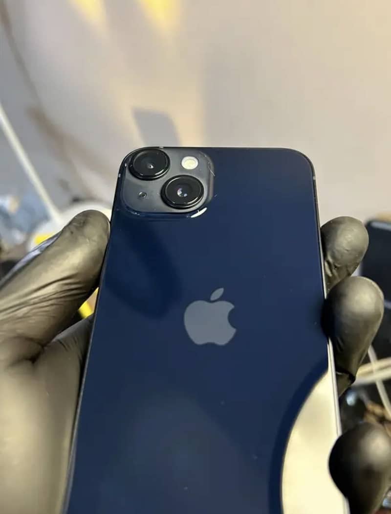 Apple iPhone 13 1