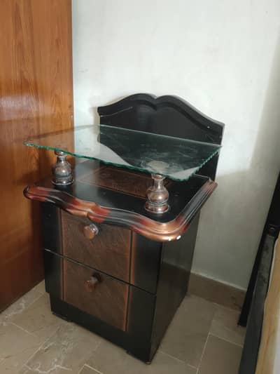 2 Wooden Bed Side Tables with 2 Drawers & Glass Top