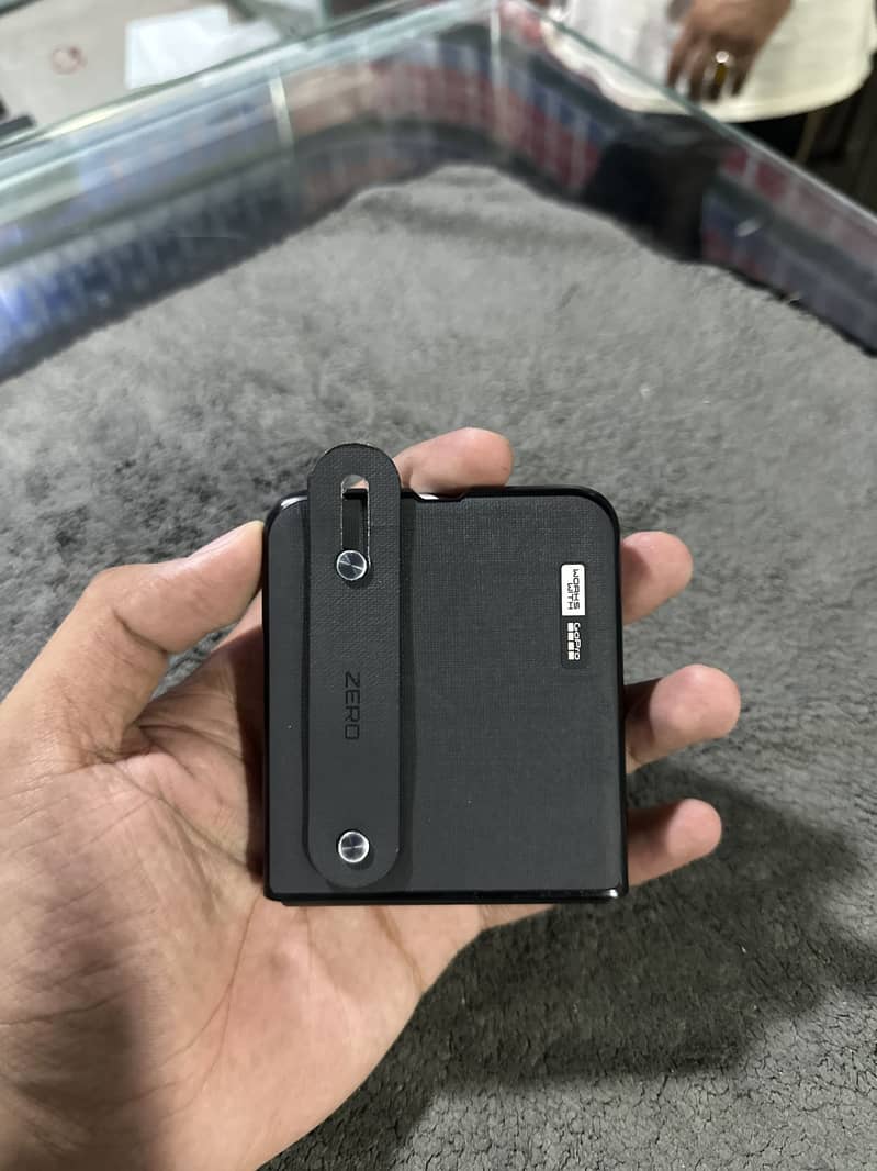 Infinix Zero Flip 2