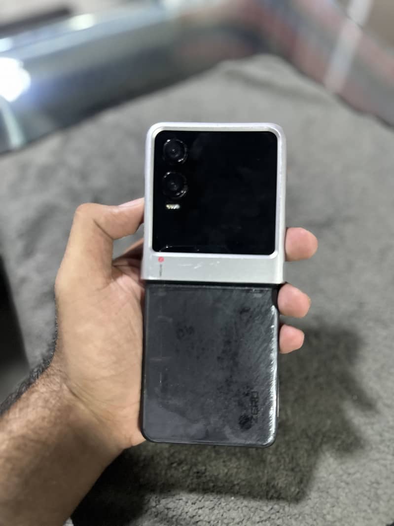 Infinix Zero Flip 3