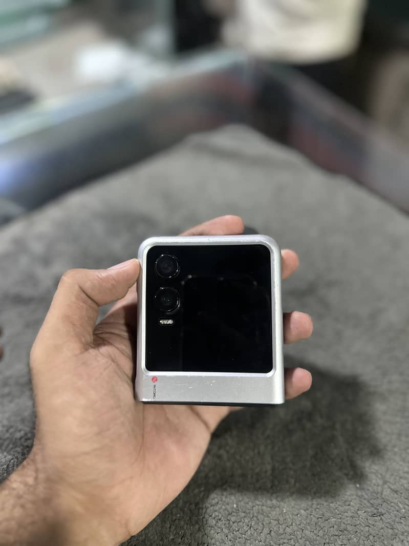 Infinix Zero Flip 4