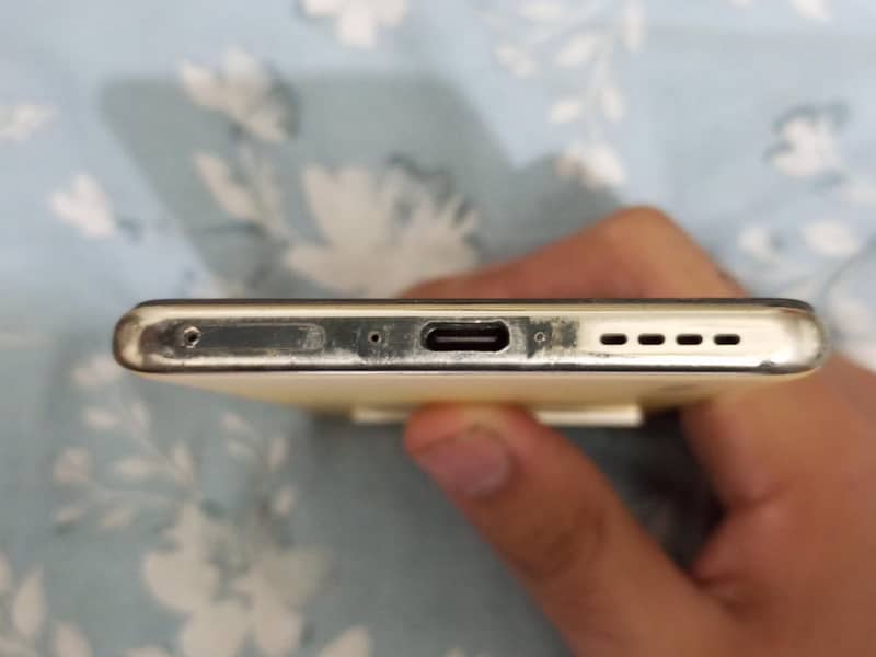 Infinix Note 40 Pro 4