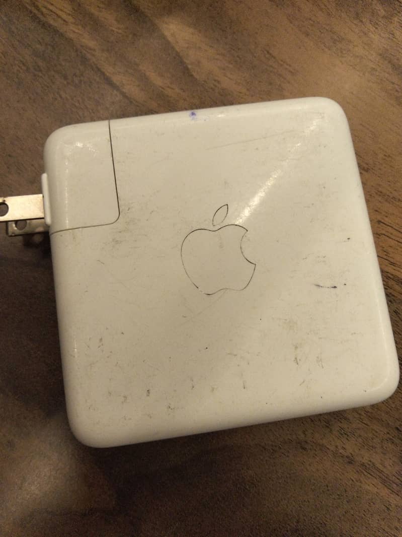 Mac charger 0