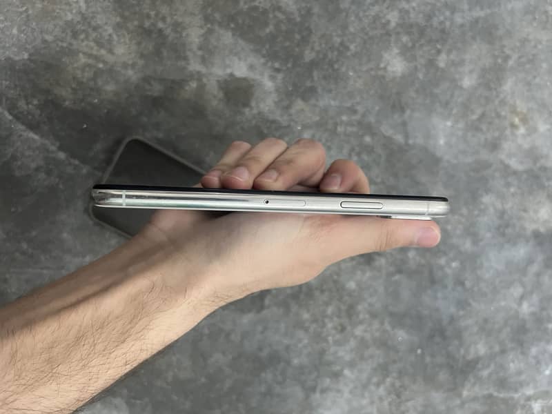 Apple iPhone X 5