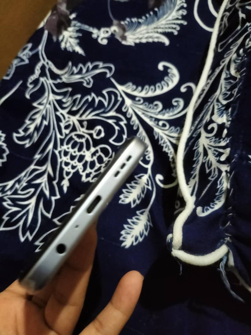 OPPO A6k 3