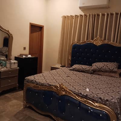 7 months old used new king size bed