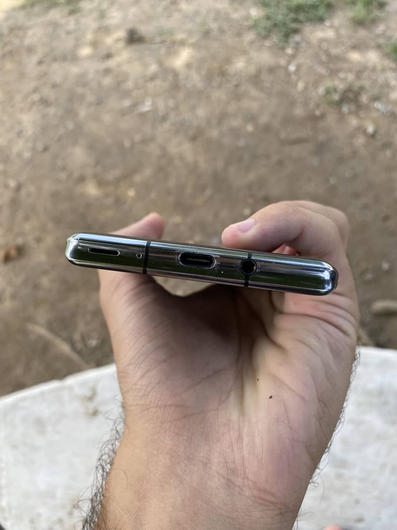 Sharp Aquos Crystal 3
