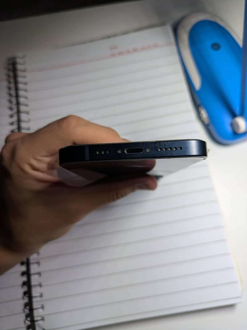 iPhone 13 4