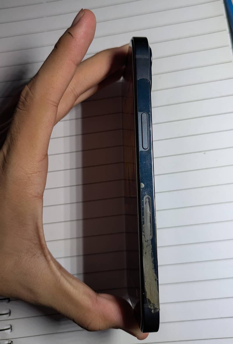 iPhone 13 7