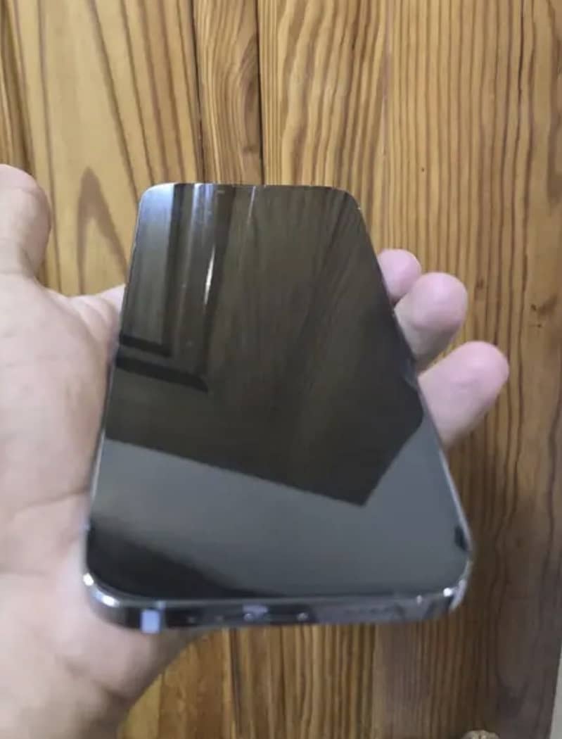 Apple iPhone 14 Pro 2