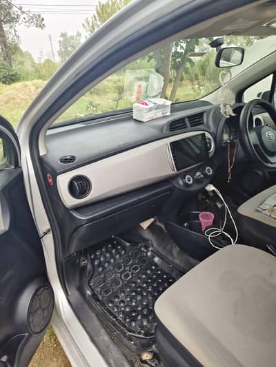 Toyota Vitz 2011