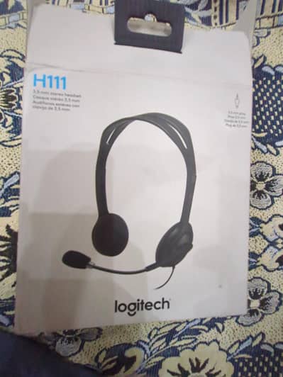 headphone with Attach maic