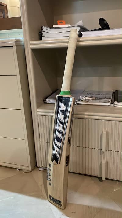 MB MAKIK UMZ BLACK EDITION CRICKET BAT