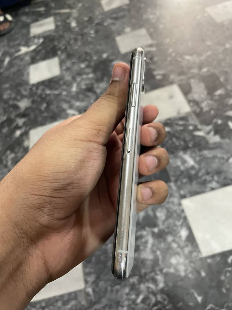 iPhone X 3